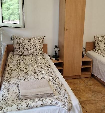 Guest House Selin ヴェリコ・タルノヴォ エクステリア 写真